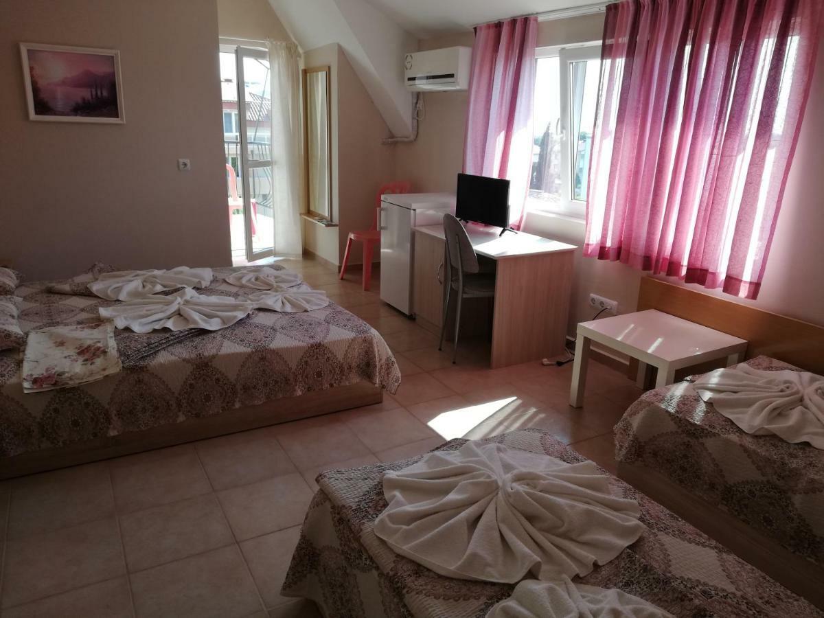Apartments Ivelin Lozenec Szoba fotó